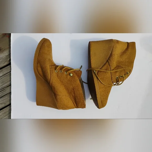 Wedge MERONA Ankle Boots Women's Sz 9 Lace Up 3.5" Heels Tan Faux Leather - Picture 3 of 14